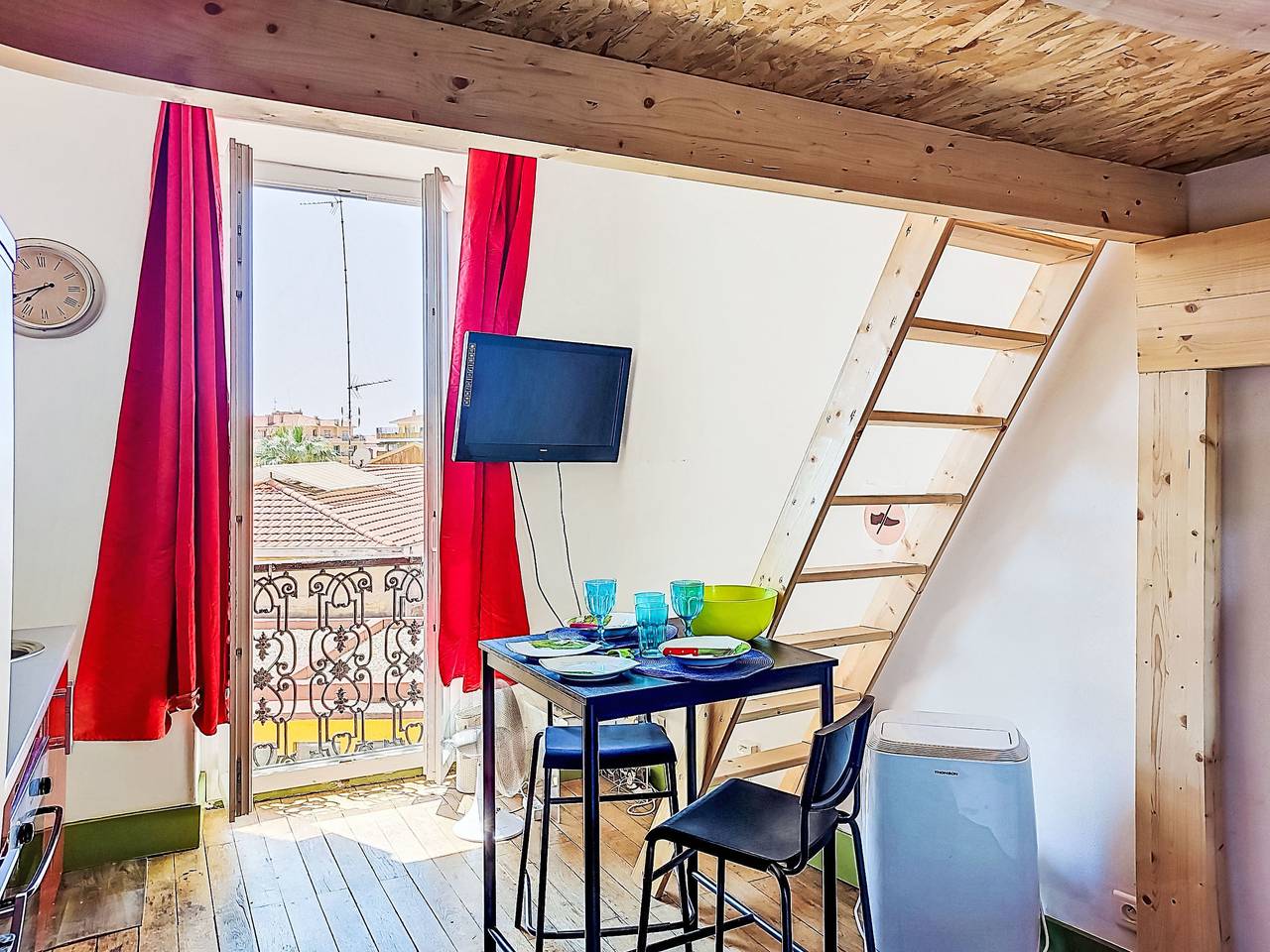 Appartement entier, Le Louvre in Menton, Côte méditerranéenne (France)