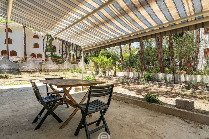 Apartamento entero, Apartamento de vacaciones para 8 personas con jardín in Santa Margherita di Pula, Región de Pula