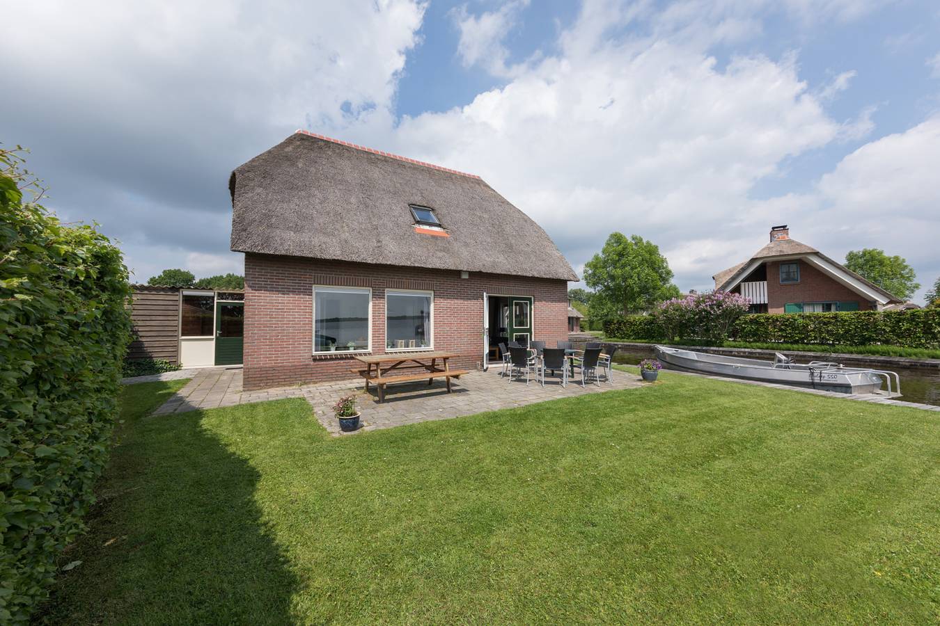 Komfortables Ferienhaus am Wasser für 10 Personen in der Nähe von Giethoorn in Nationalpark Weerribben-Wieden