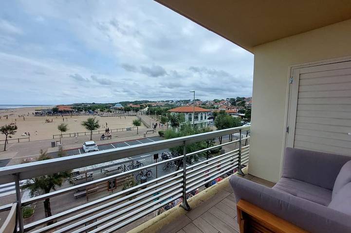 Gîte pour 4 personnes, avec terrasse dans Office De Tourisme D Anglet