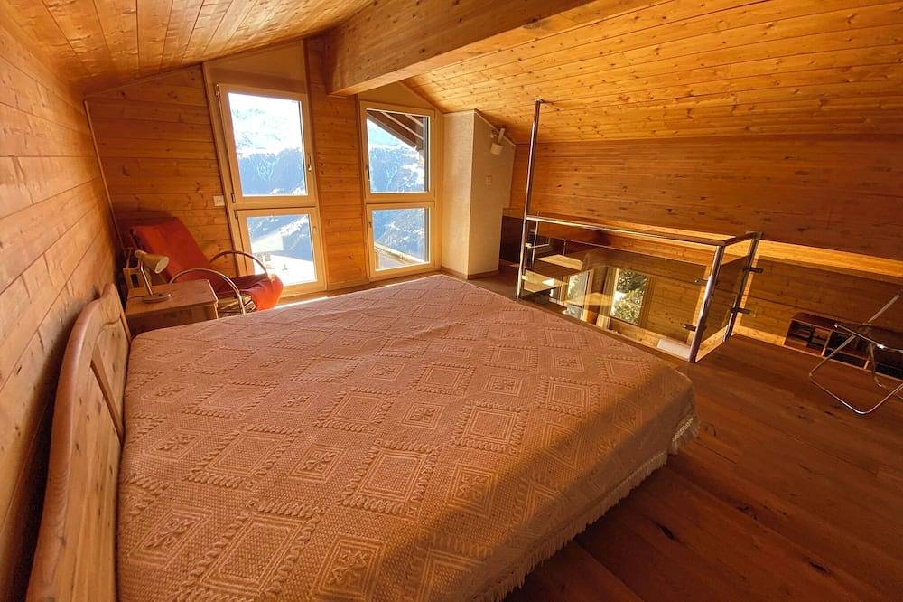 Ganze Wohnung, Duplex de 3,5 pièces (75 m2) pour 4-5 personnes très lumineux, situé en face de l’Office du tourisme in Chandolin, Anniviers