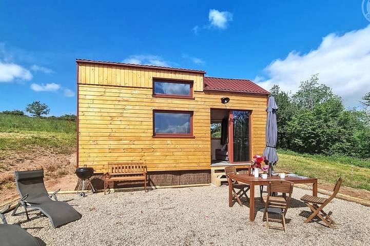 Gîte pour 2 personnes, avec jardin dans Sail-les-Bains