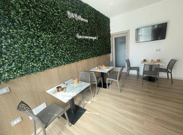 Bed and breakfast per 4 persone, con giardino - 1