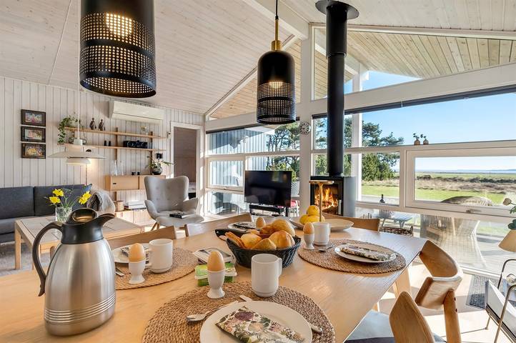 Awesome home in Blåvand w/ 3 Bedrooms and Wifi in Ho, Varde