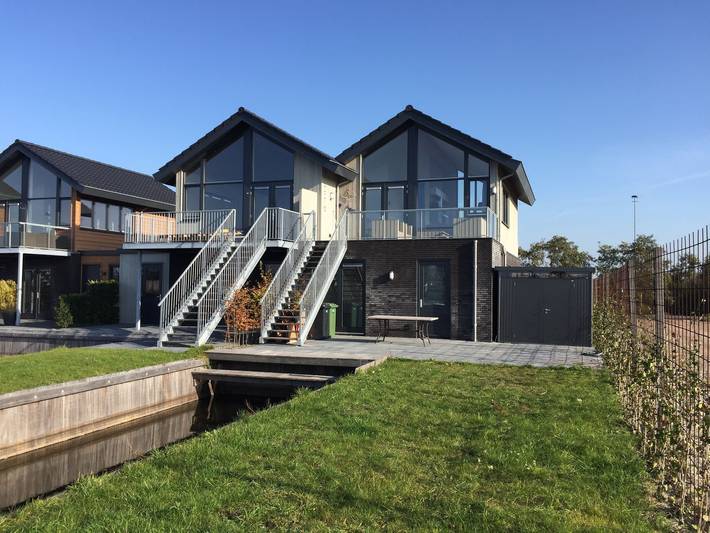 Ferienhaus für 6 Personen, mit Balkon/Terrasse und Balkon sowie Terrasse und Garten in Stavoren