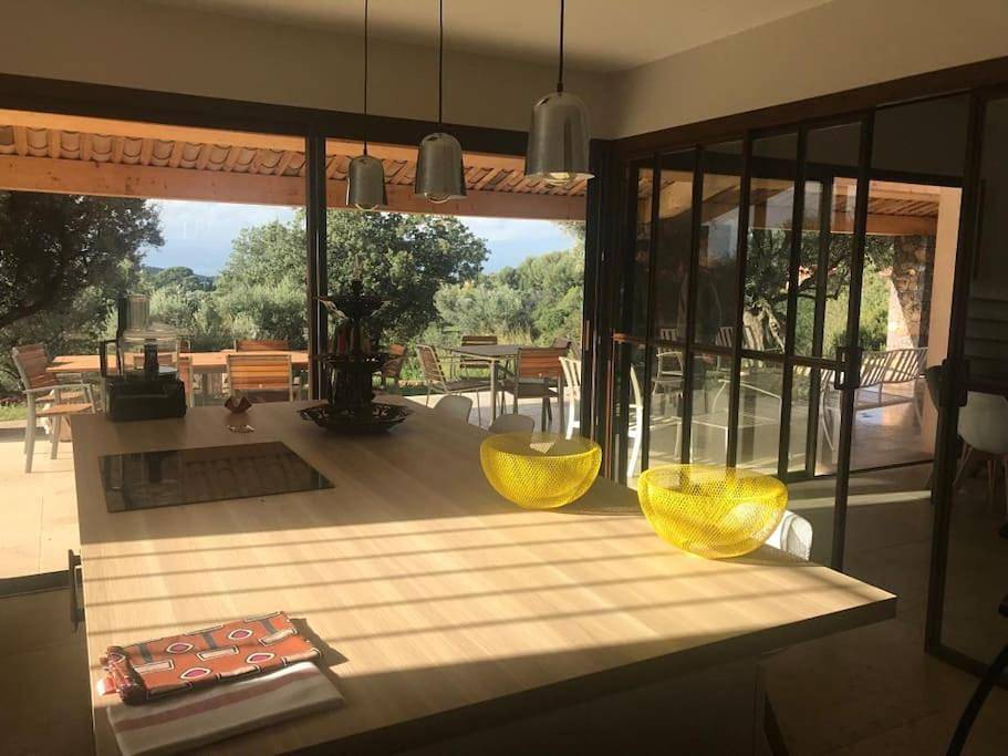Villa les Tarentes : pool and sea view in Ollioules, Côte méditerranéenne (France)