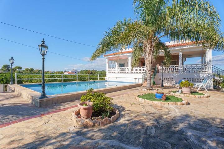 Location de vacances pour 6 personnes, avec piscine ainsi que vue et jardin, animaux acceptés à Bétera - 3