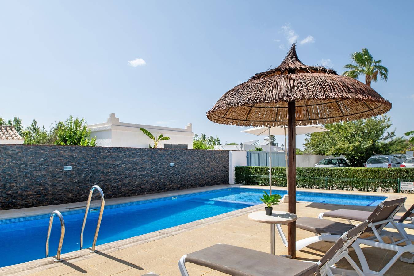 Holiday Home 'Villa Mendoza Olivo' with Private Pool, Wi-Fi and Air Conditioning in Conil de la Frontera, Costa de la Luz