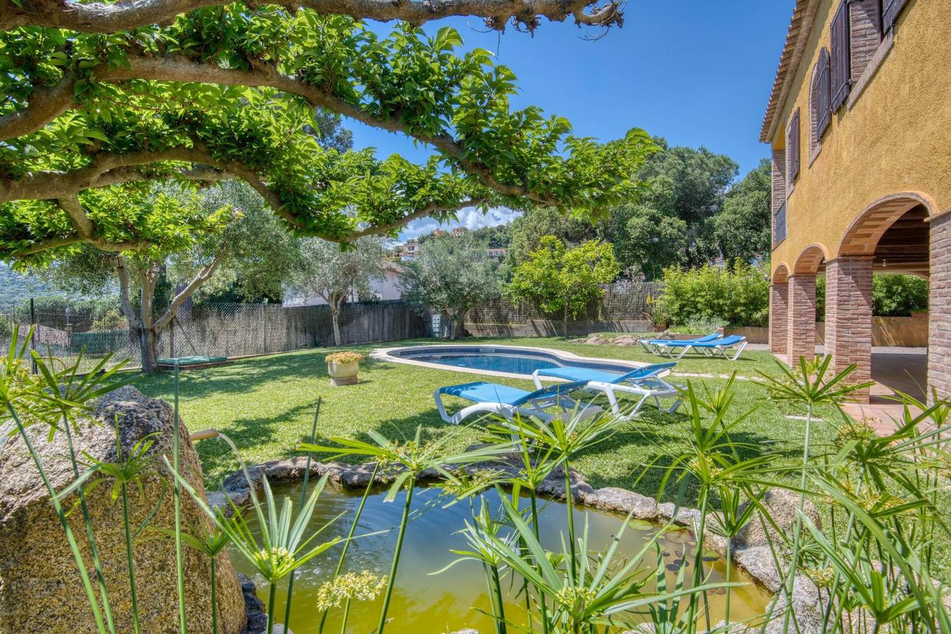 Villa els ocells – Ruhiges Haus mit Pool und schönem Garten in Mas Ambros, Calonge