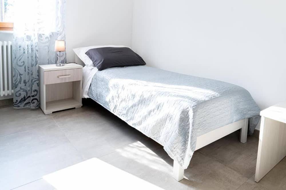 Ganze Wohnung, Apartment the Pomegranate, five minutes from the spa in Rapolano Terme, Siena Provinz