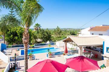 Gîte pour 5 personnes, avec piscine et jardin dans Alcantarilha