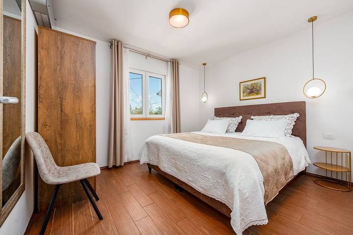 Villa pour 8 personnes, avec jardin et balcon à Sali - 2