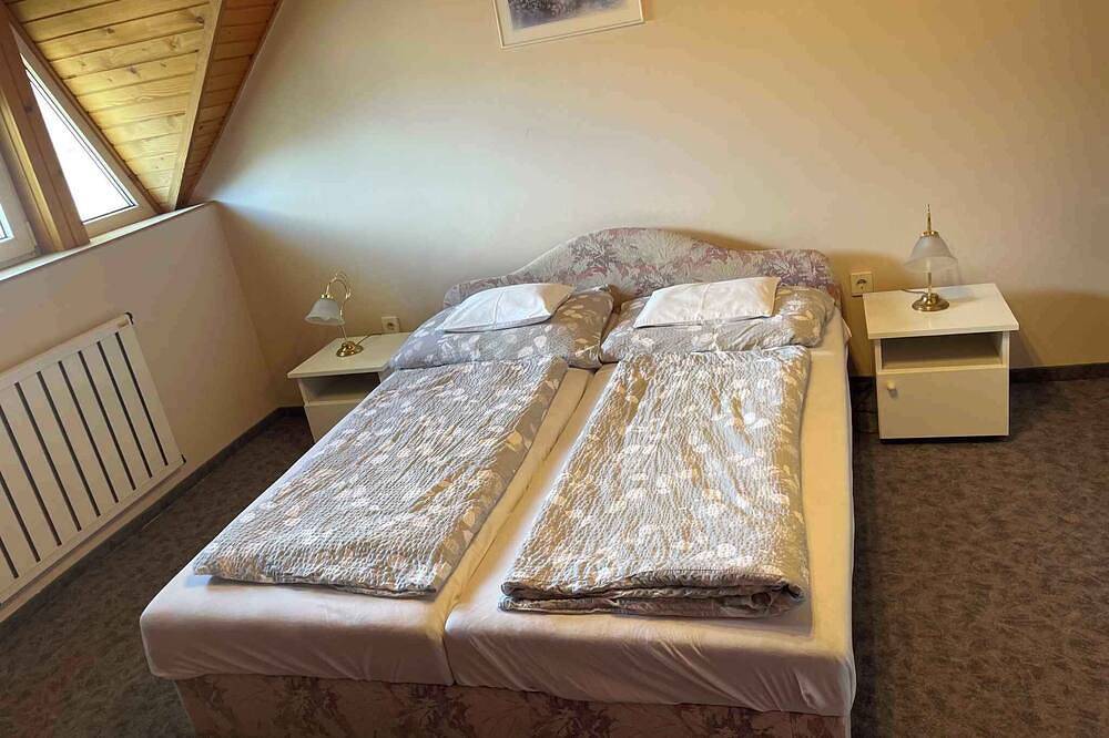 Ganze Wohnung, Ferienwohnung mit Klimaanlage und Internet in Gyenesdias, Balaton Hochland Nationalpark