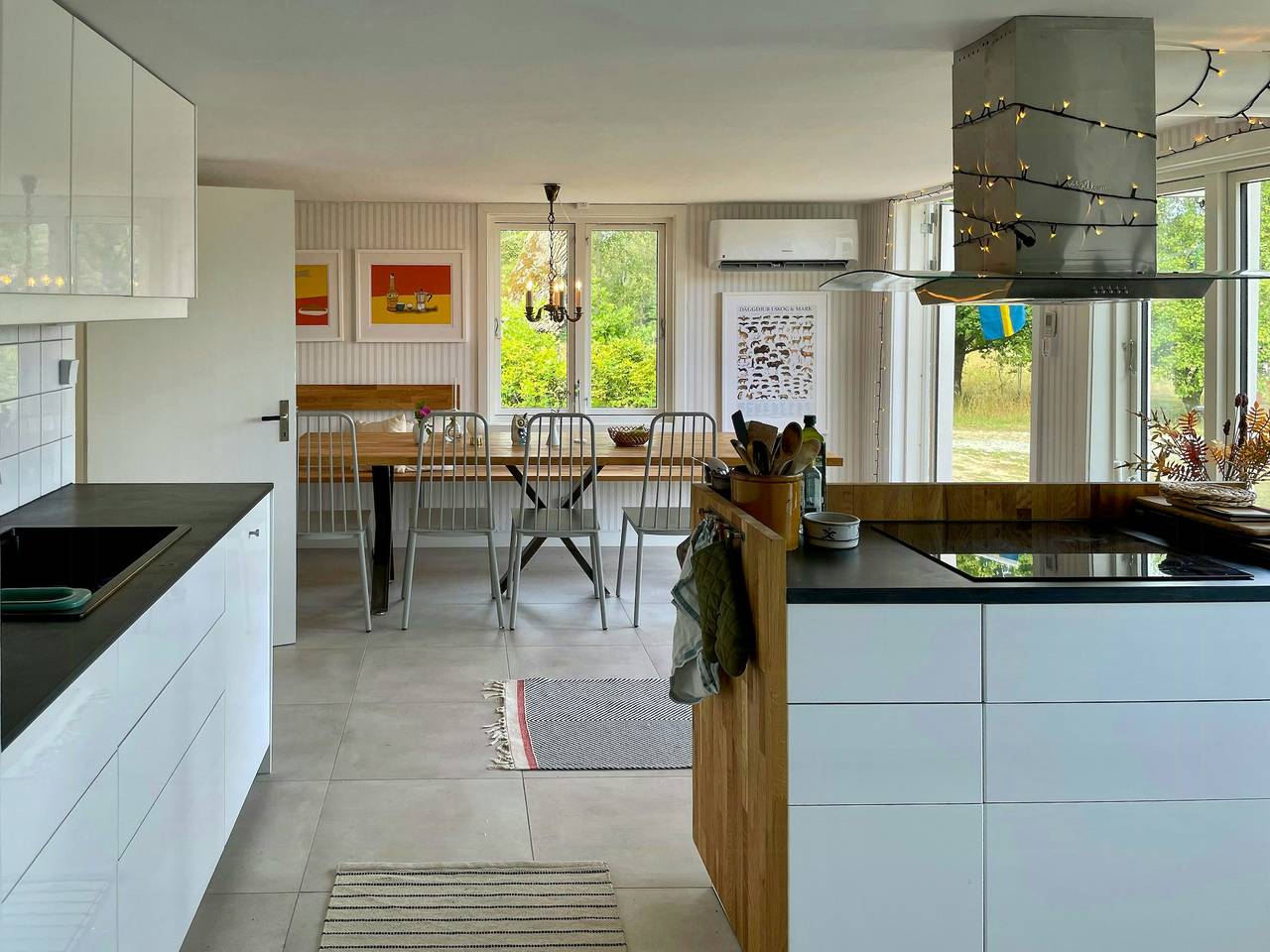 Bauernhof aus dem Jahr 1848 mit Nebengebäude in schwedischem Wald in Emmaboda und Umgebung