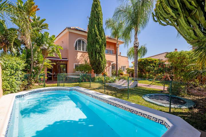 Villa with pool for 15 people, with Balcony and Terrace as well as Garden in Malaga