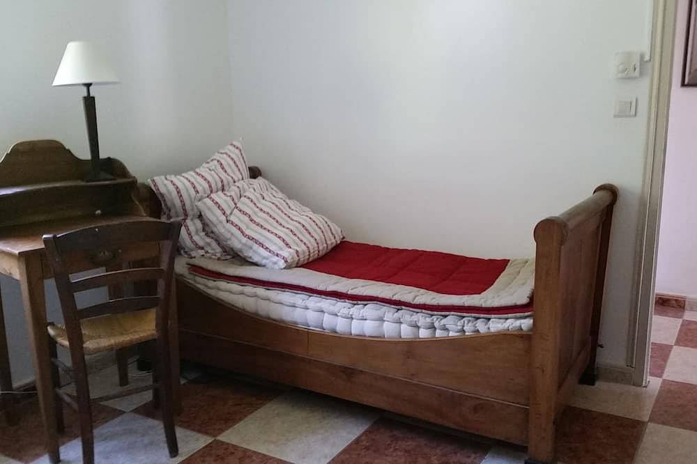 Charming air-conditioned villa with garden and swimming pool in Beaucaire, Nimes und Umgebung