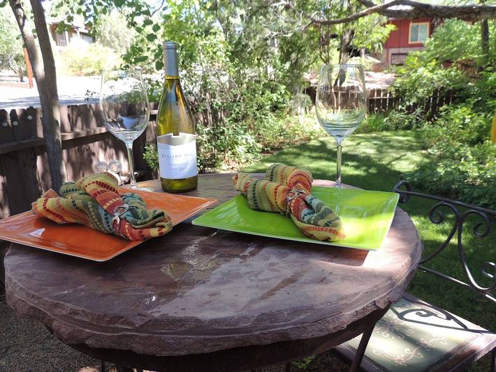 Holiday rental for 2 people, with terrace and hot tub as well as garden in Sedona