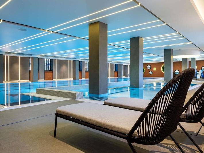 Hôtel pour 2 personnes, avec sauna et jacuzzi ainsi que bassin pour enfant et piscine, animaux acceptés