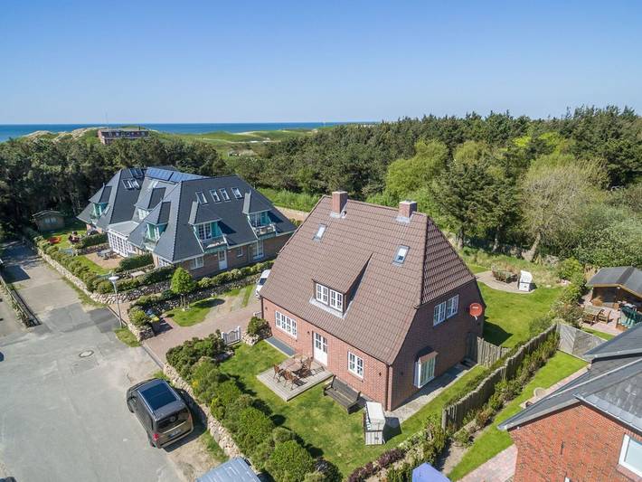 Ganze Ferienwohnung, White Pearl Eg - Luxus-App., strandnah für 4 Pers. mit Sauna, Terrasse, WLAN. Haustiere erlaubt. in Westerland, Sylt (Gemeinde)