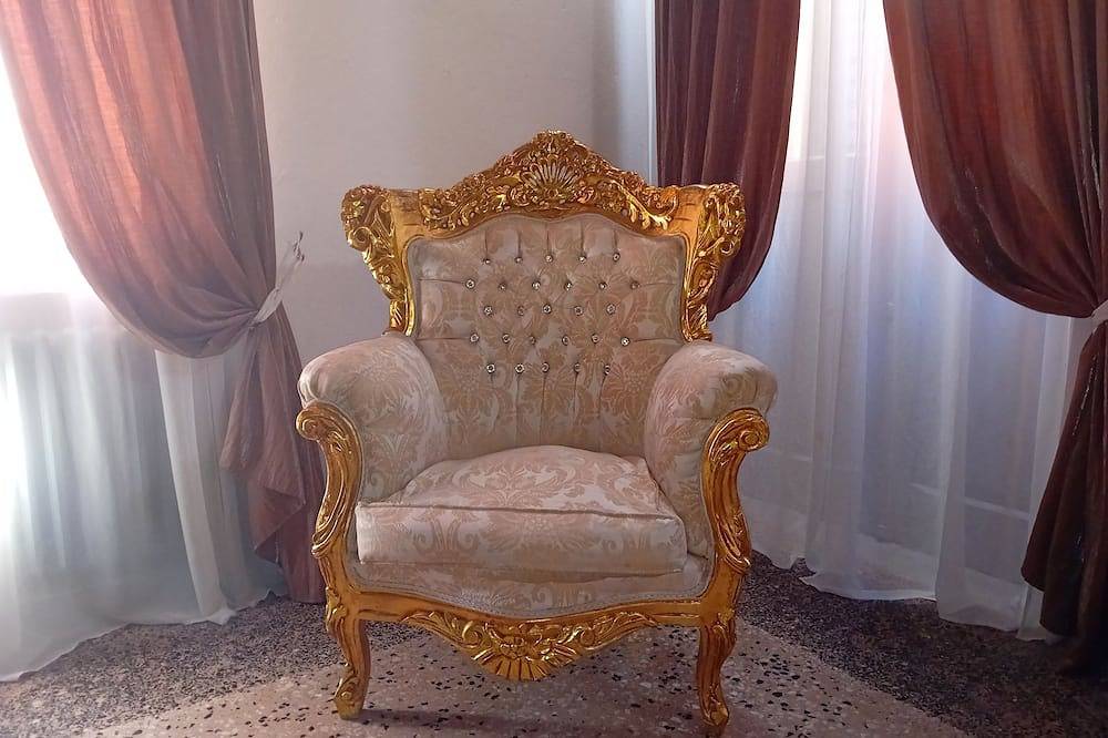 Ganze Wohnung, Prestigious residence a stone's throw from Duomo in Modena, Modena Provinz