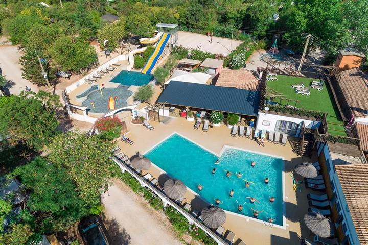 Location de vacances pour 4 personnes, avec Jacuzzi et Piscine à Canet (Hérault)