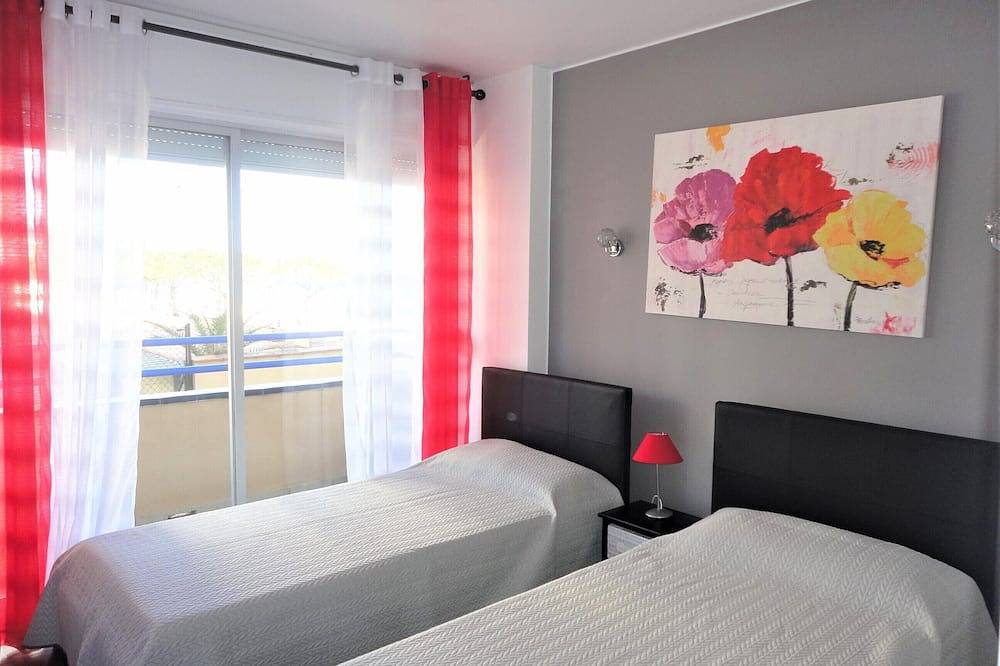 Entire apartment, Playa d'Aro,2 bedrooms, 2 bathrooms, sea view, air conditioning, large terrace, free wifi, private parking in Platja d'Aro, Costa Brava
