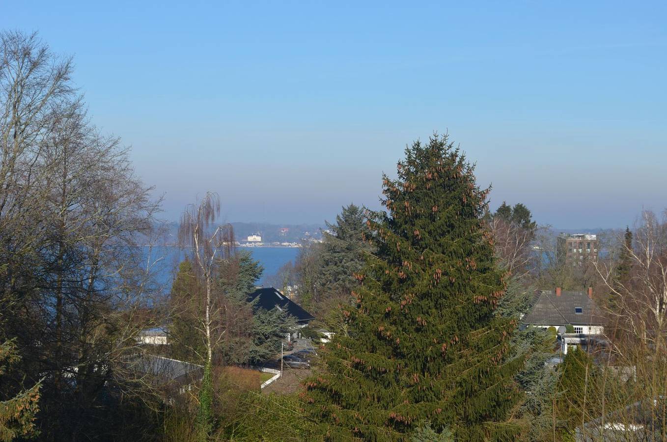 Entire apartment, Meerglück - Balkon, Terrasse, Grill, Dusche, Badewanne, Kamin in Flensburg, Grünes Binnenland