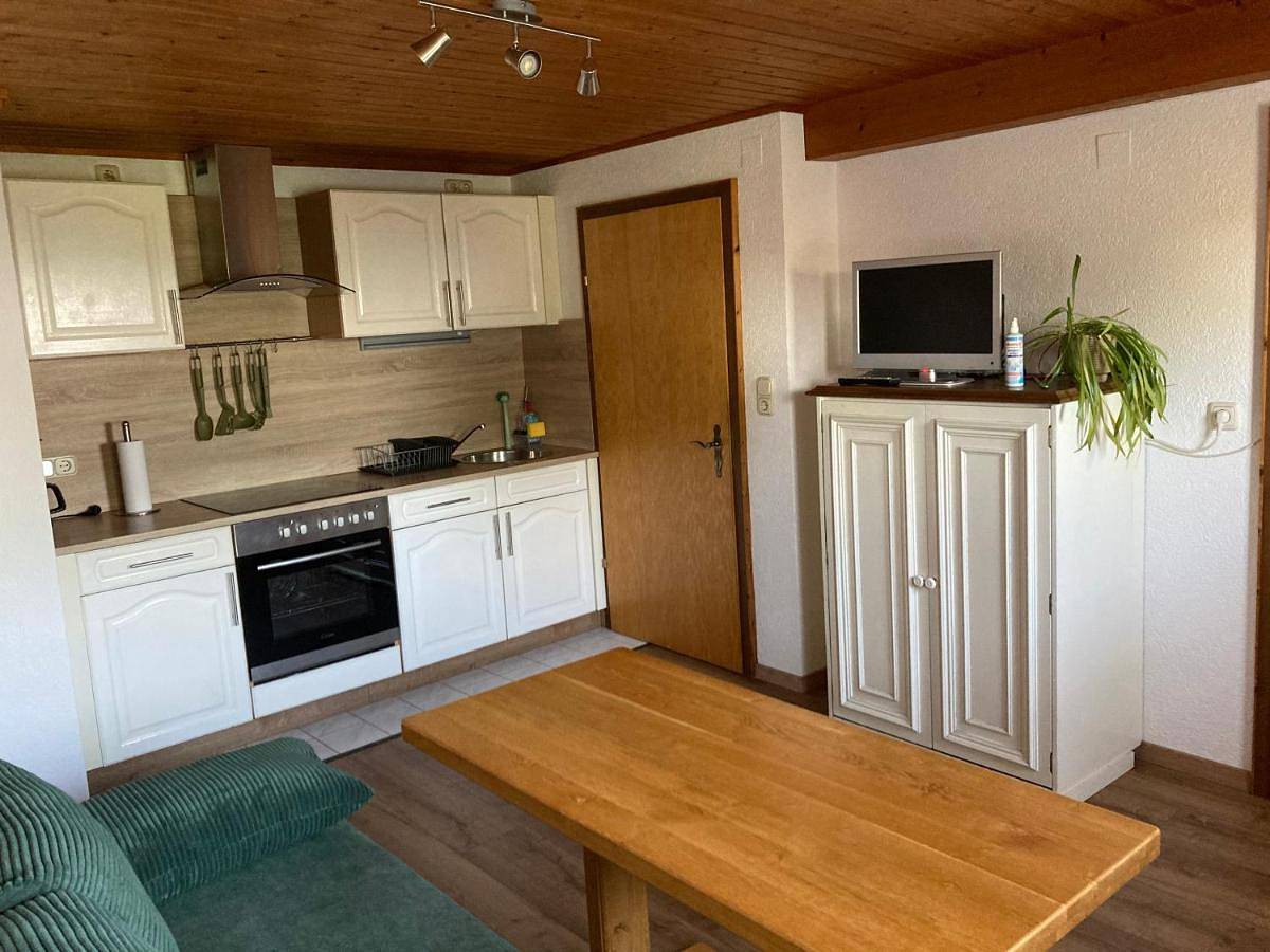 Ganze Wohnung, Apartment with Balcony in Grattersdorf, Ostbayern