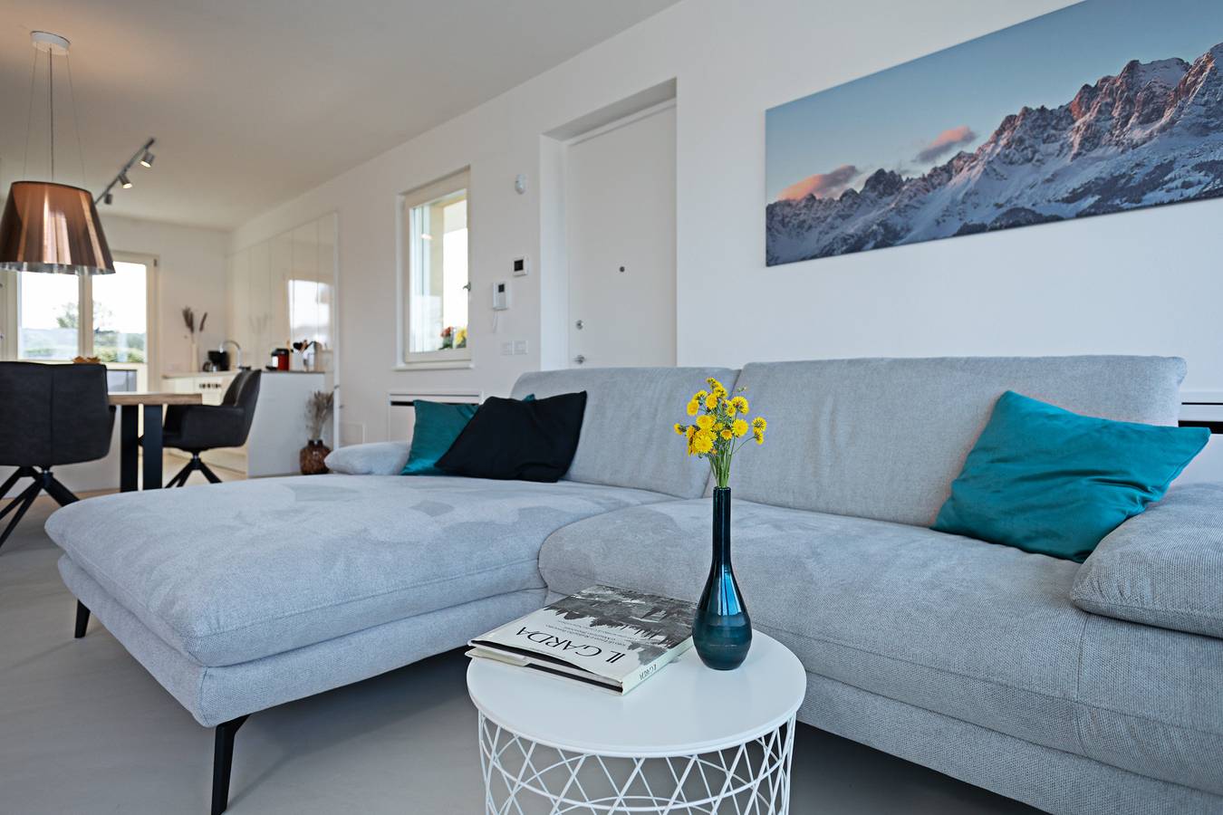 Regarda - luxus "Villa Julia" Stillvoll eingerichtet, mit Schwimmbad und traumhaften Seeblick in Lazise, Gardasee-Berge