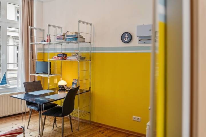 Ganzes Studio, Einzimmerapartment 'Ferienwohnung Rügen' mit Wlan in Ozeaneum Stralsund, Stralsund