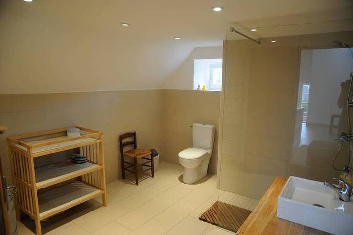 Location de vacances pour 5 personnes, avec balcon et jardin à Cussy-en-Morvan - 4