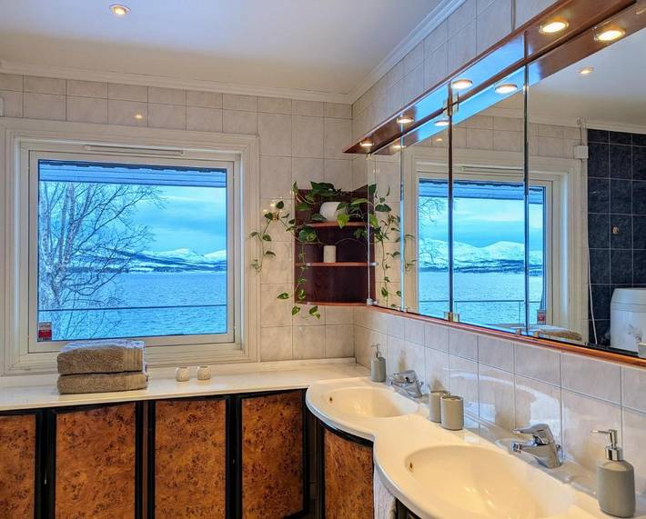 Ferienwohnung für 5 Personen, mit Ausblick und Garten in Tromsø - 3