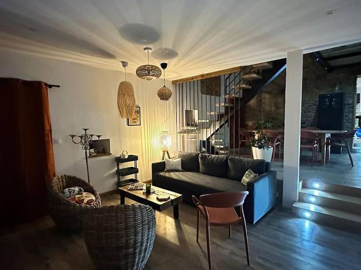 Location de vacances pour 8 personnes, avec jardin ainsi que terrasse et jacuzzi à La Chaise-Baudouin - 4