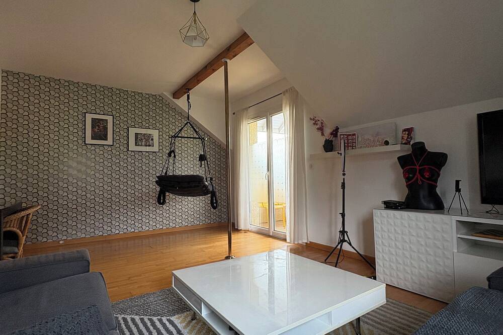 Apartamento entero, Love Appart à Thème between Aix les Bains and Chambéry in Sonnaz, Chambéry region