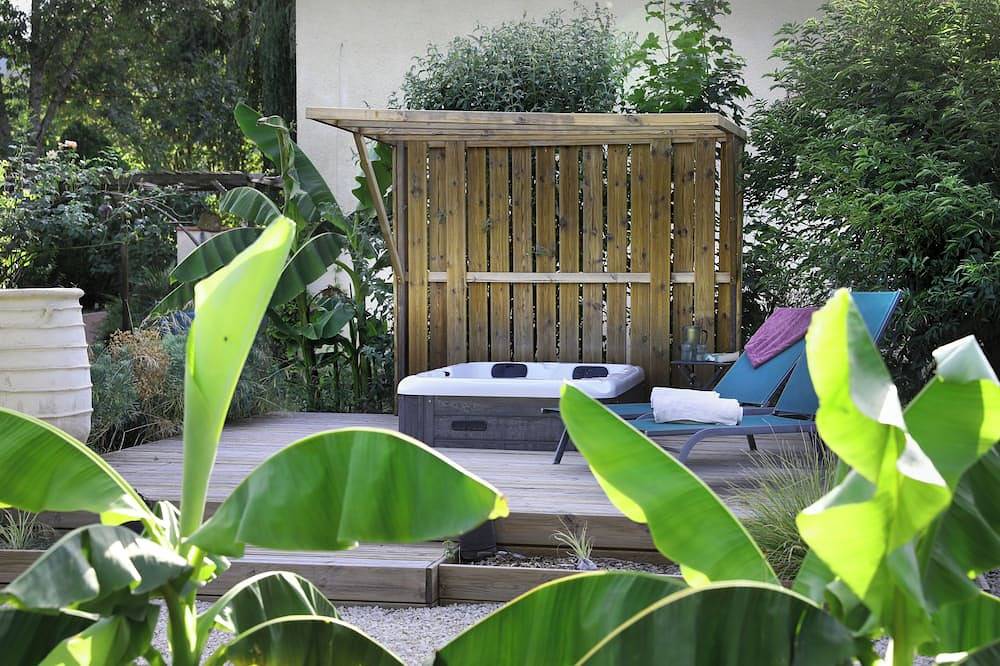 Appartement entier, Gîte frais avec jacuzzi privatif à Douelle – calme & nature in Douelle (Lot), Quercy