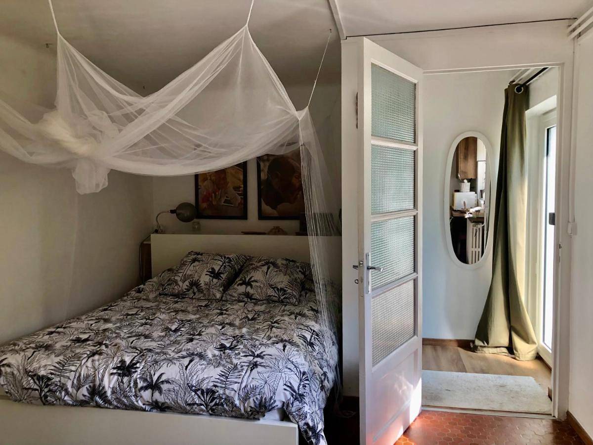 Appartement entier, One-Bedroom Apartment in Sainte-Foy-lès-Lyon, Lyon et ses environs