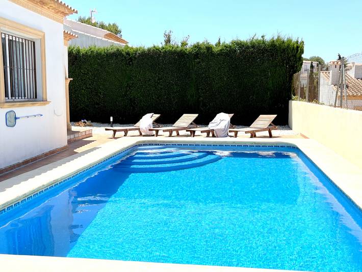 Villa für 4 Personen, mit Terrasse und Garten in Alicante Provinz - 2