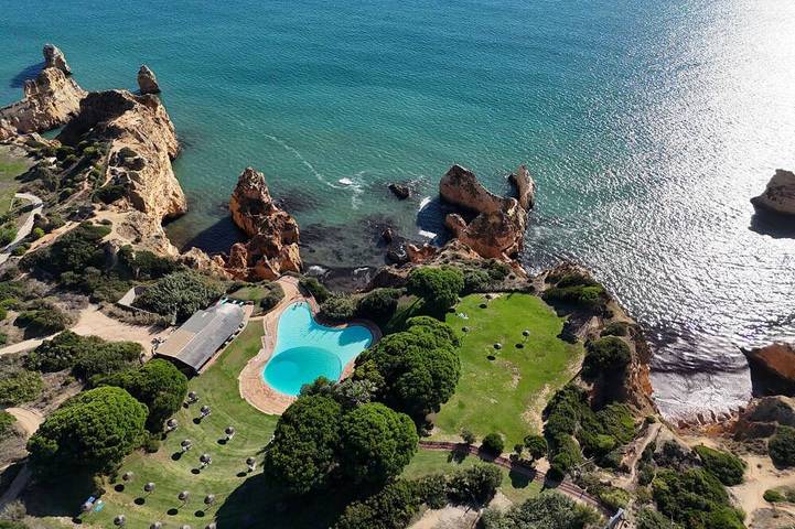 Apartamento de férias para 4 pessoas, com jardim e piscina e ainda varanda em Praia da Prainha