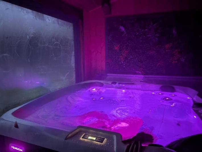 Location de vacances pour 11 personnes, avec jacuzzi et sauna ainsi que piscine et jardin à Bretenoux - 4