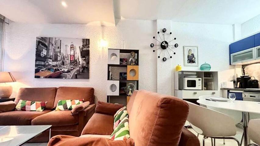 Gîte pour 3 personnes, avec terrasse dans Casino de Greoux les Bains