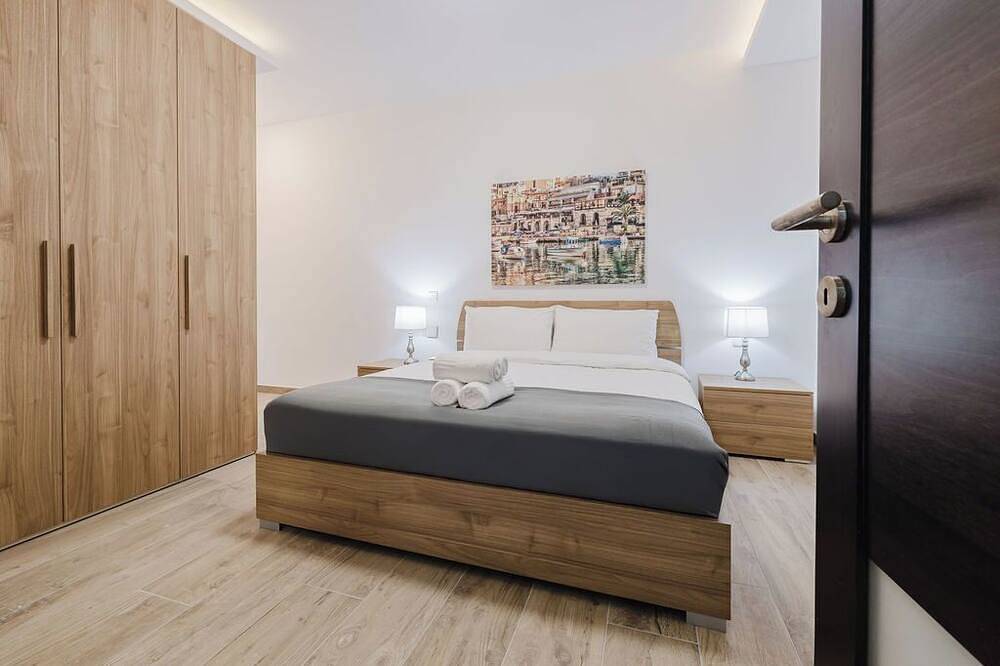 Ganze Wohnung, Kick back and relax in this newly built breathtaking views of Xemxija in St. Paul's Bay, Insel Malta