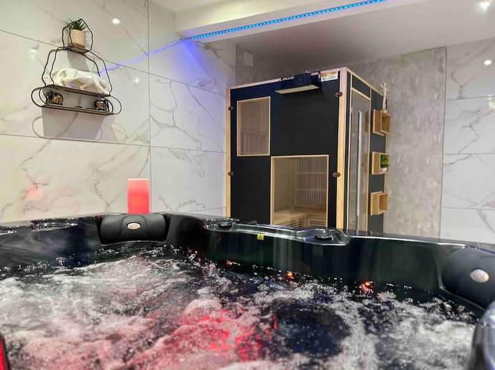 Villa pour 9 personnes, avec Jacuzzi ainsi que Terrasse et Sauna