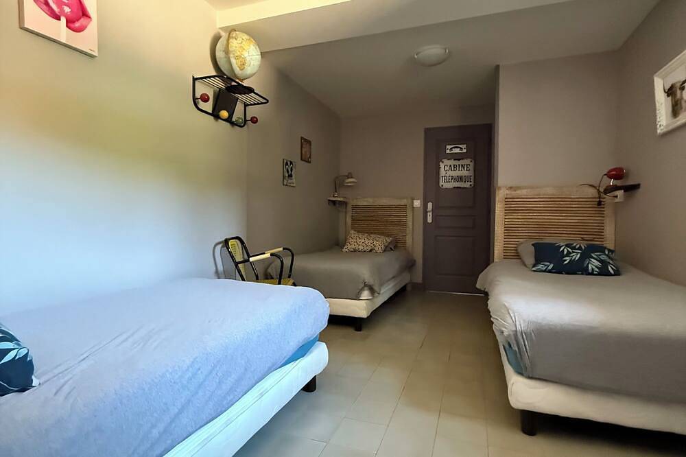 Top-of-the-range large-capacity gîte in Meyssac, Brive-la-Gaillarde region