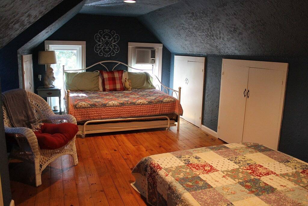 Historischer 1869 Whisky Mtn. Haus w / Hängematte-Schlaf 15-22 Tolle Lage in Rio Frio, Real County