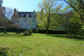 Location de vacances pour 18 personnes, avec jardin et balcon à Saint-Avertin