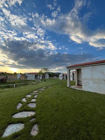 Casa rural para 20 personas, con piscina y vistas además de jardín y terraza, Se admiten mascotas en Cardiel de los Montes