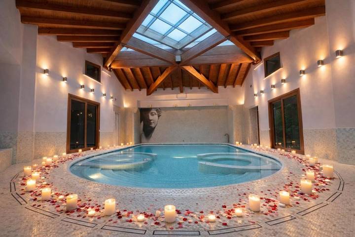 Appartamento per 2 persone, con Terrazza e Idromassaggio nonché Giardino e Piscina a Besana in Brianza