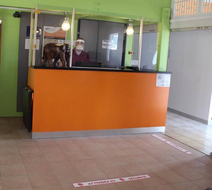 Hôtel pour 2 personnes, avec terrasse à La Chapelle-Saint-Luc - 3