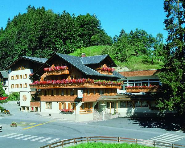 Chambre à 2 lits avec eau courante c/f in Tschagguns, Schruns-Tschagguns