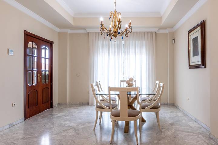 Villa 'Candeleria Sol y Piscina' mit privatem Pool, Wi-Fi und Klimaanlage in Bormujos, Sevilla Provinz
